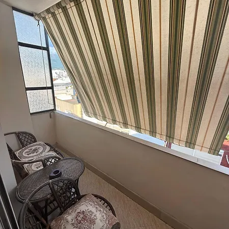 Strauss View Xhamlliku Tiran